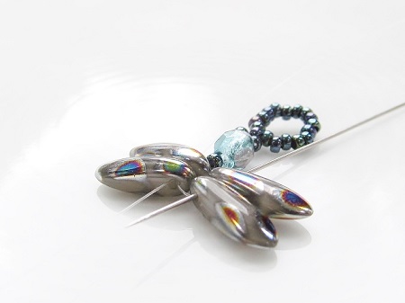 Damselfly pendant - re-circle through wings